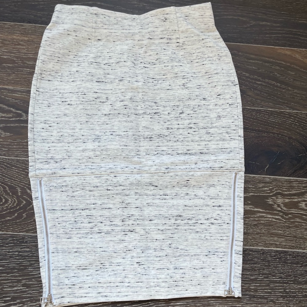 Aritzia - Wilfred MIDI Skirt